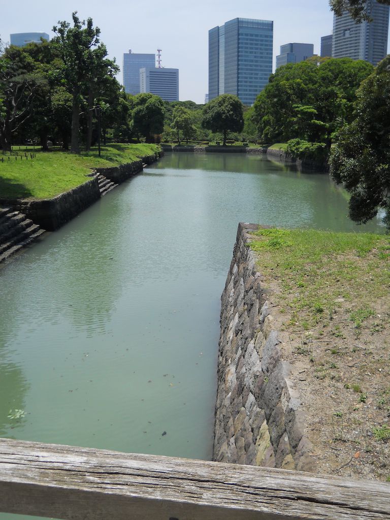 stone-steps-at-hamarikyu-gardens