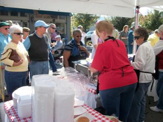 holy-smoke-bbq-serving-line